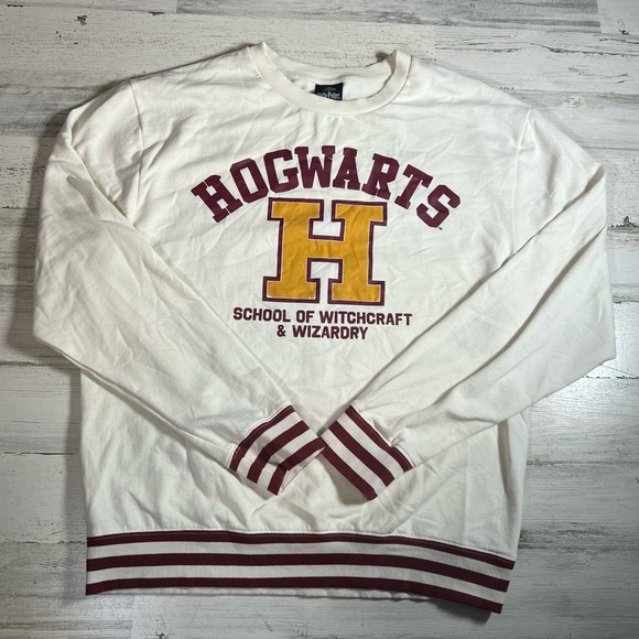 Harry Potter Hogwarts Wizarding World Crewneck Cream Sweatshirt Adult Size XL - Picture 1 of 7